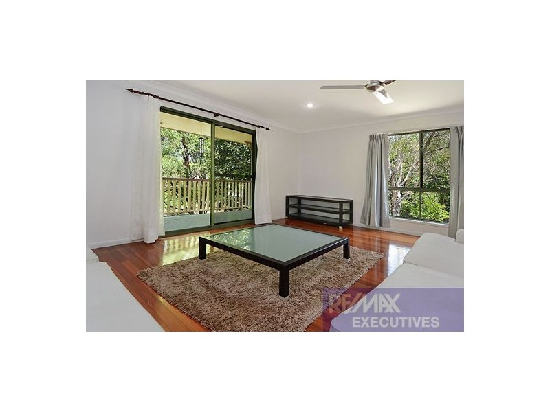 54 Roseglen Street, Greenslopes QLD 4120