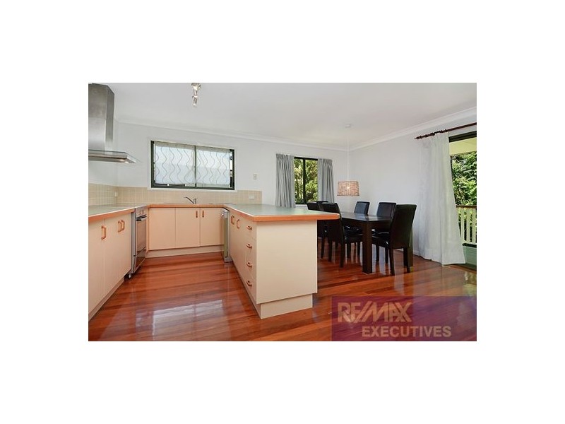 54 Roseglen Street, Greenslopes QLD 4120