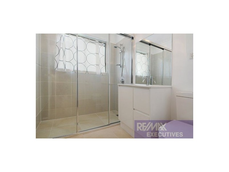 54 Roseglen Street, Greenslopes QLD 4120