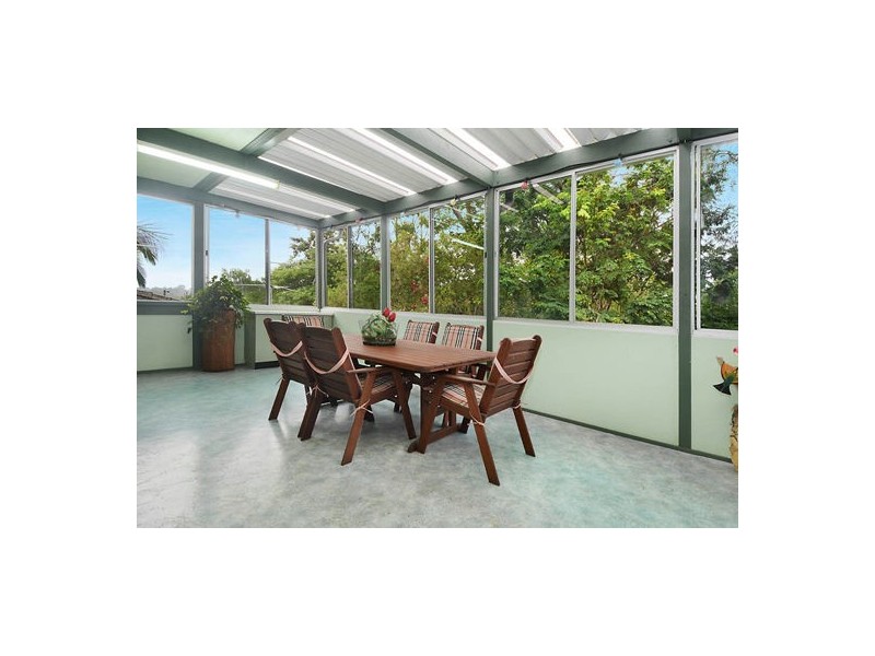 8 Algona St, Holland Park West QLD 4121