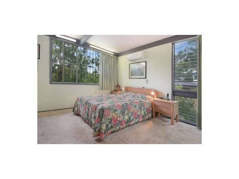 8 Algona St, Holland Park West QLD 4121