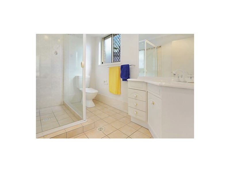 3 Kauri St, Carindale QLD 4152