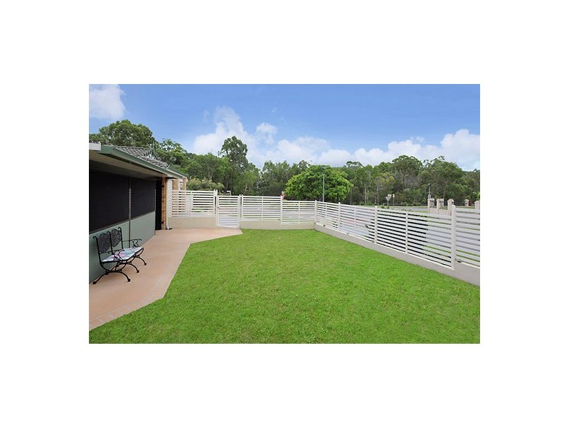 3 Kauri St, Carindale QLD 4152