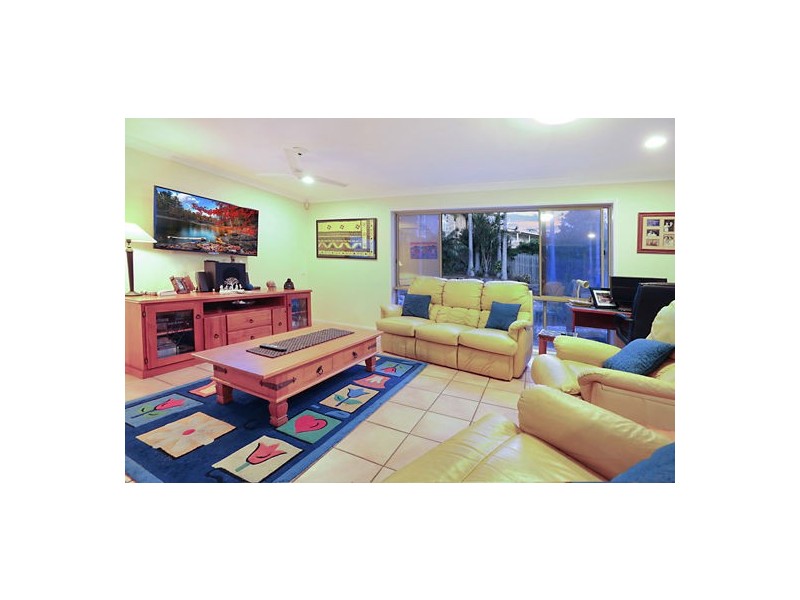 23 Piccadilly Place, Carindale QLD 4152