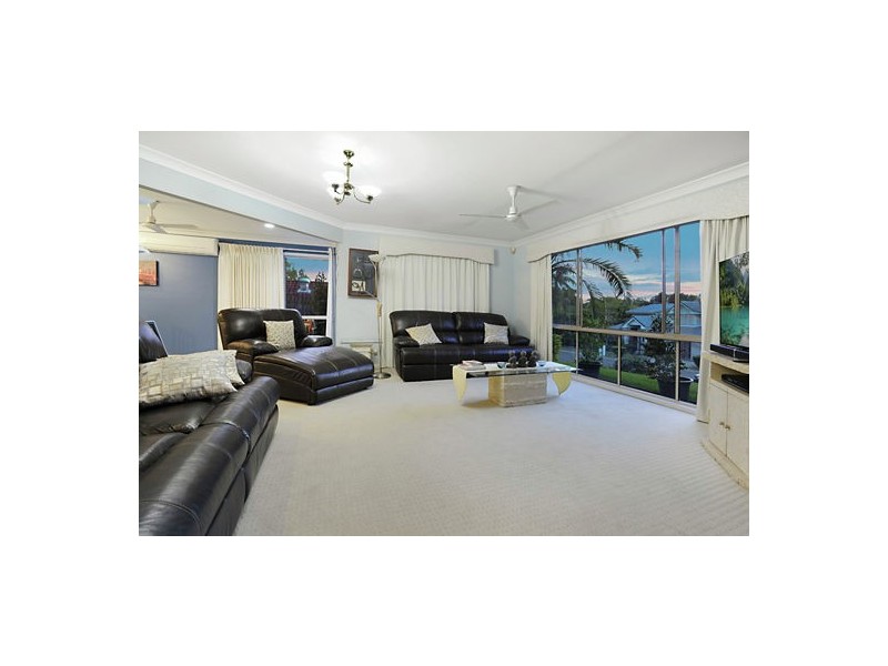 23 Piccadilly Place, Carindale QLD 4152