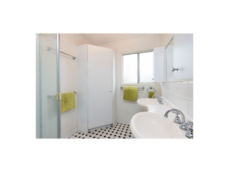 16 Youngs Road, Hemmant QLD 4174