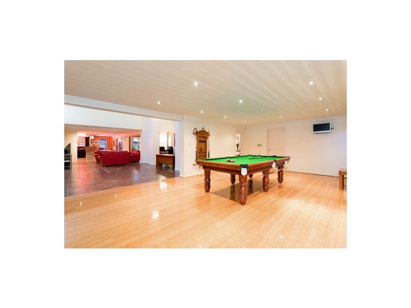 5 St Andrews Crescent, Carindale QLD 4152