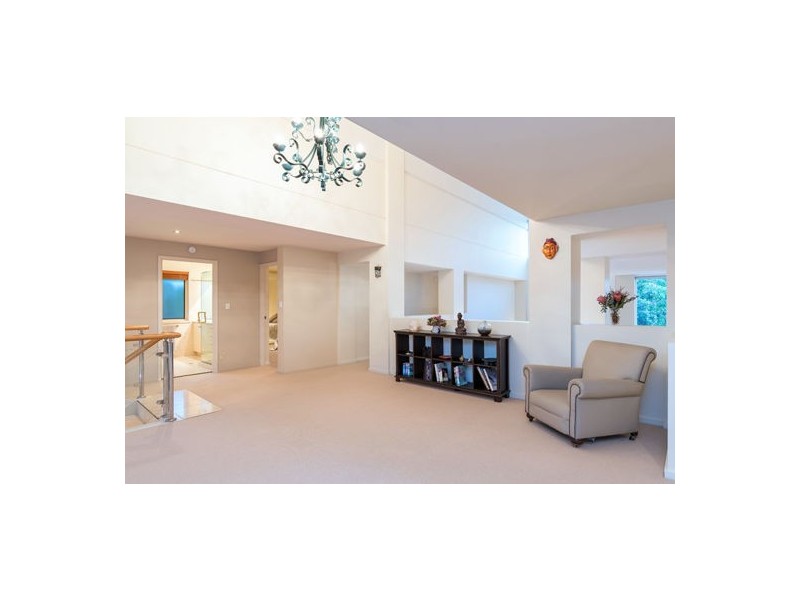 5 St Andrews Crescent, Carindale QLD 4152