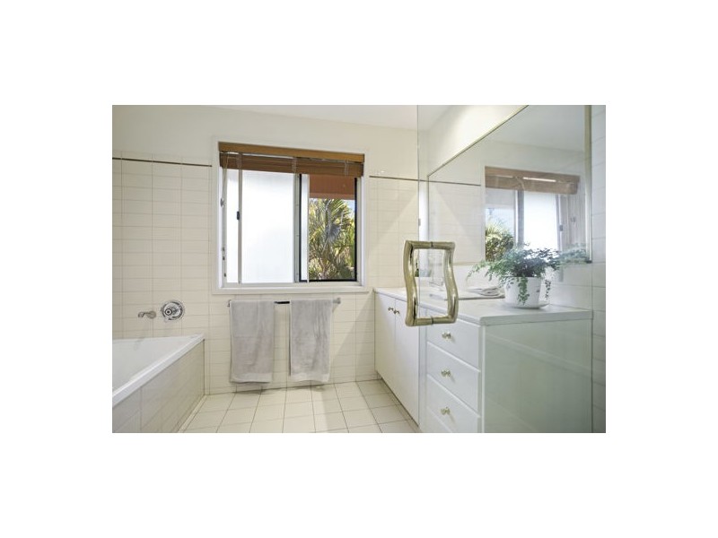 5 St Andrews Crescent, Carindale QLD 4152