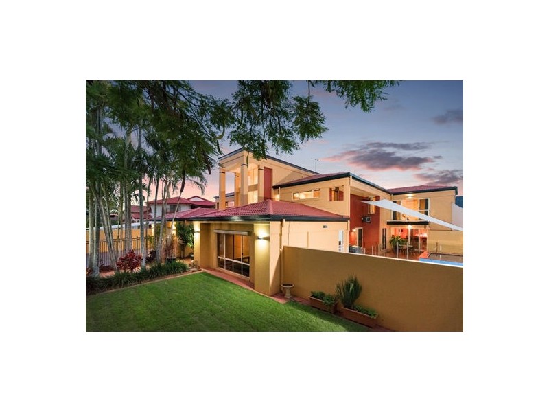 5 St Andrews Crescent, Carindale QLD 4152