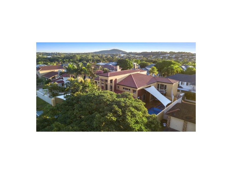 5 St Andrews Crescent, Carindale QLD 4152