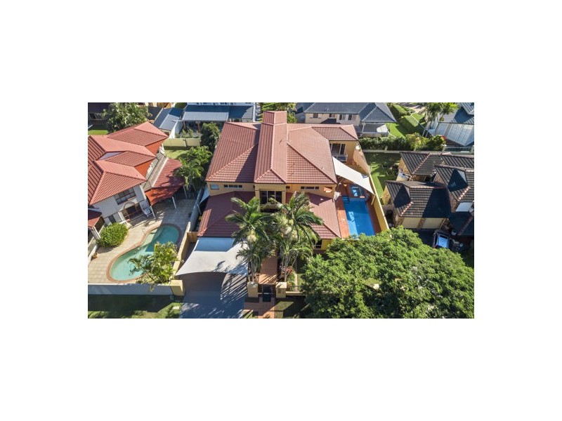 5 St Andrews Crescent, Carindale QLD 4152