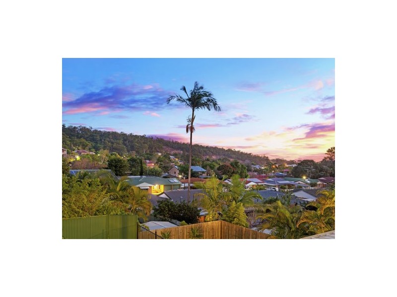 67 Bankside Street, Nathan QLD 4111