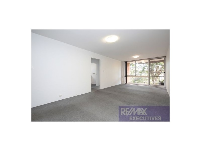 2/772 Logan Road, Holland Park QLD 4121