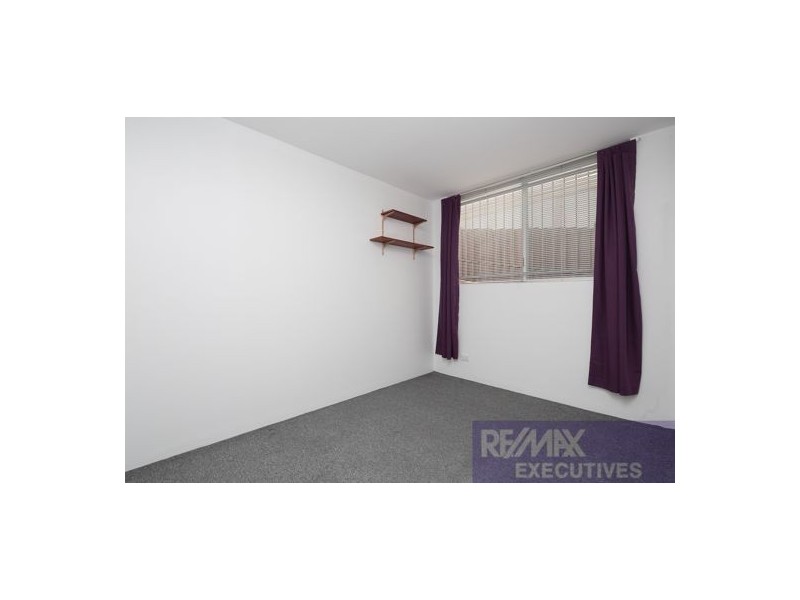 2/772 Logan Road, Holland Park QLD 4121