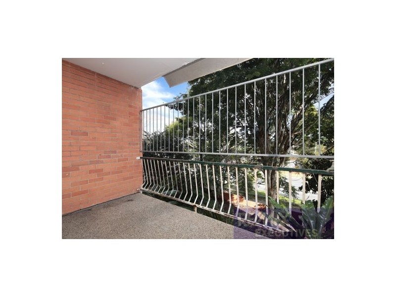 2/772 Logan Road, Holland Park QLD 4121