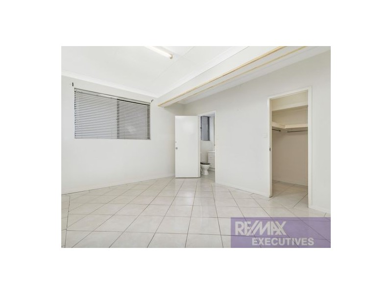 45 Berkeley Street, Holland Park QLD 4121