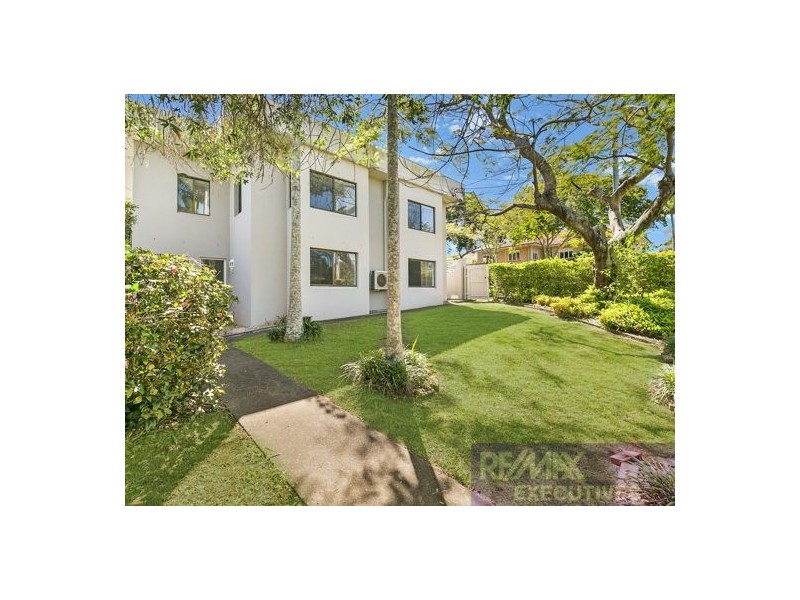 45 Berkeley Street, Holland Park QLD 4121