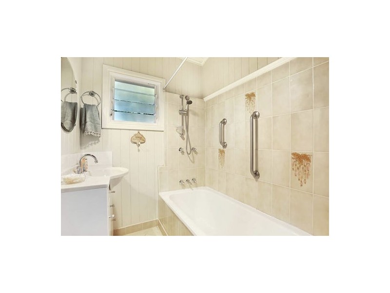 52 Ridge Street, Greenslopes QLD 4120