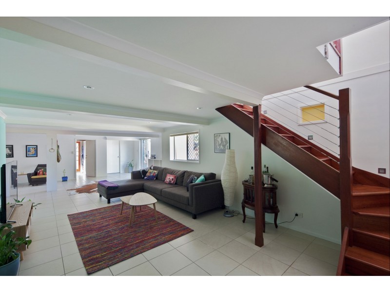 1/27 DENMAN STREET, Greenslopes QLD 4120