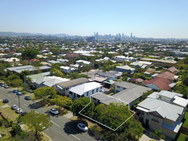 1/27 DENMAN STREET, Greenslopes QLD 4120