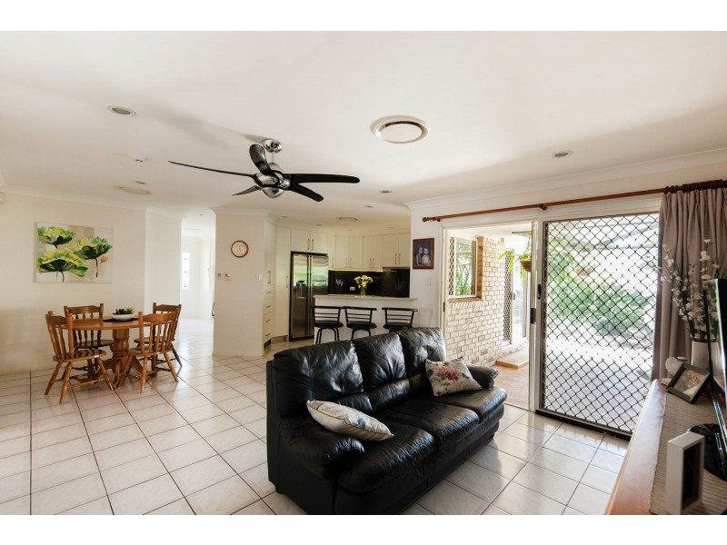 61 MICHELANGELO CRES, Mackenzie QLD 4156