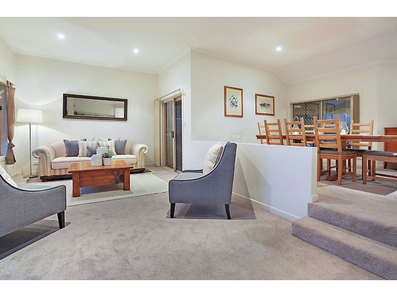 16 Piccadilly Place, Carindale QLD 4152