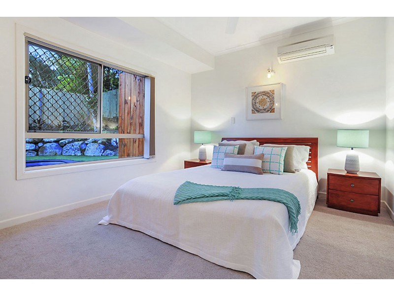 16 Piccadilly Place, Carindale QLD 4152