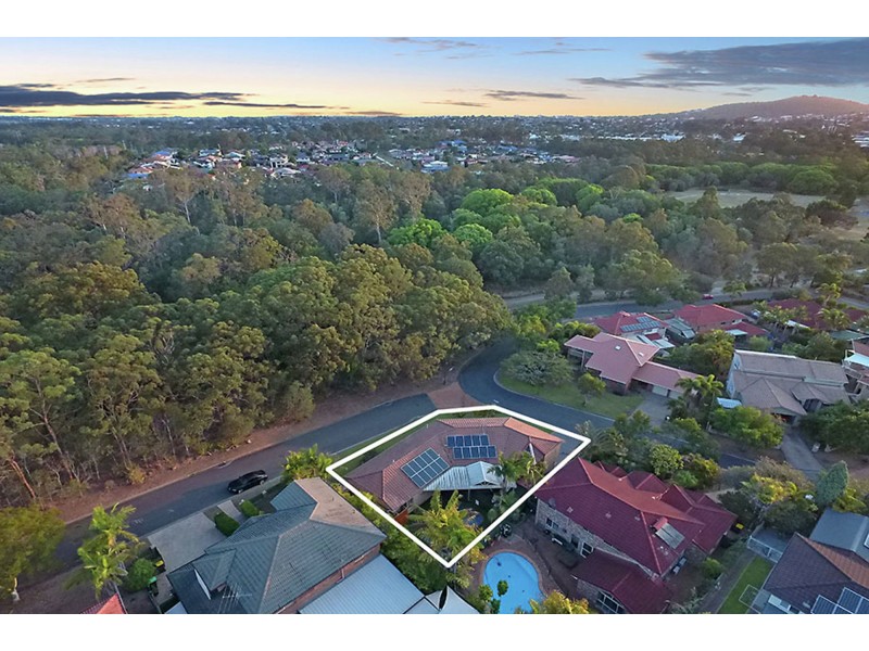 16 Piccadilly Place, Carindale QLD 4152
