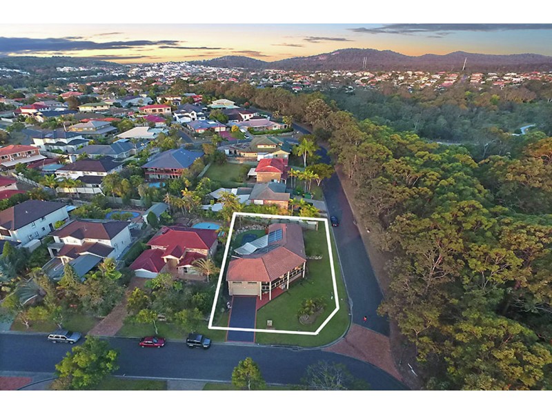 16 Piccadilly Place, Carindale QLD 4152