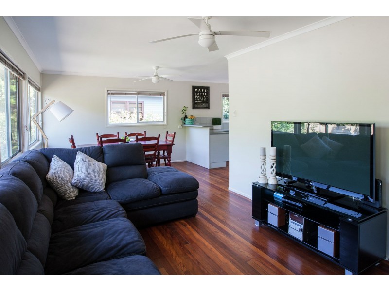 19 LOBELIA AVE, Daisy Hill QLD 4127