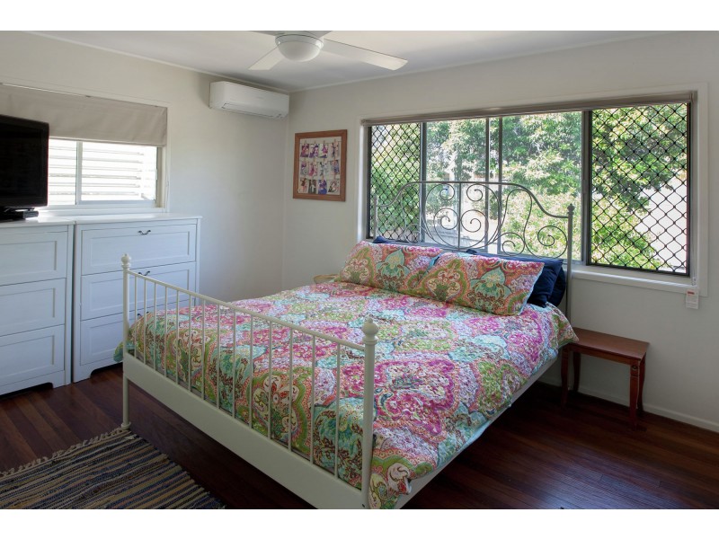 19 LOBELIA AVE, Daisy Hill QLD 4127