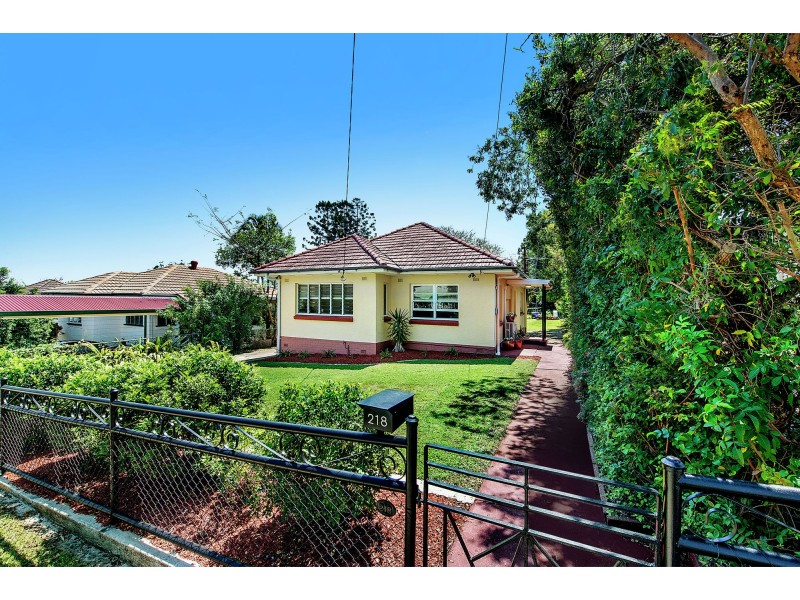 218 Beddoes Street, Holland Park QLD 4121