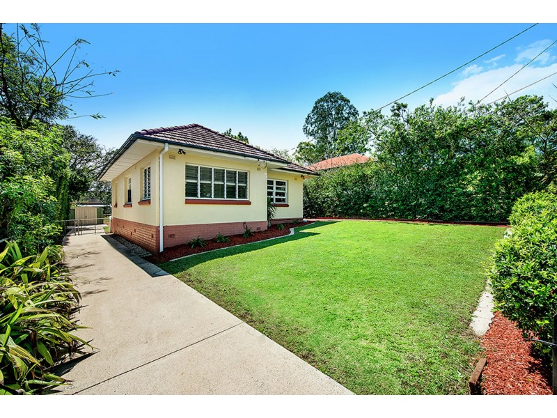 218 Beddoes Street, Holland Park QLD 4121