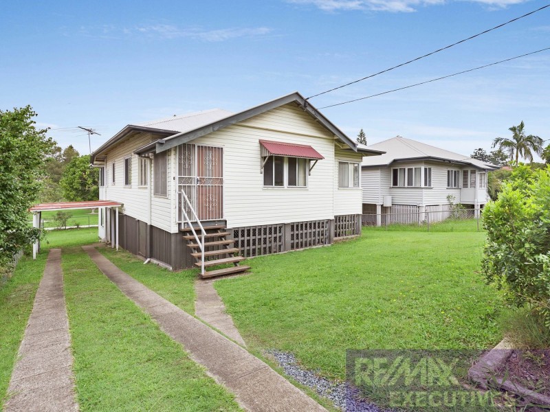 11 Dobbie Street, Holland Park QLD 4121