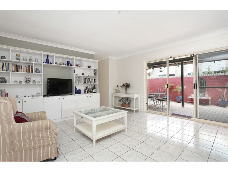 8 Appleyard Crescent, Coopers Plains QLD 4108