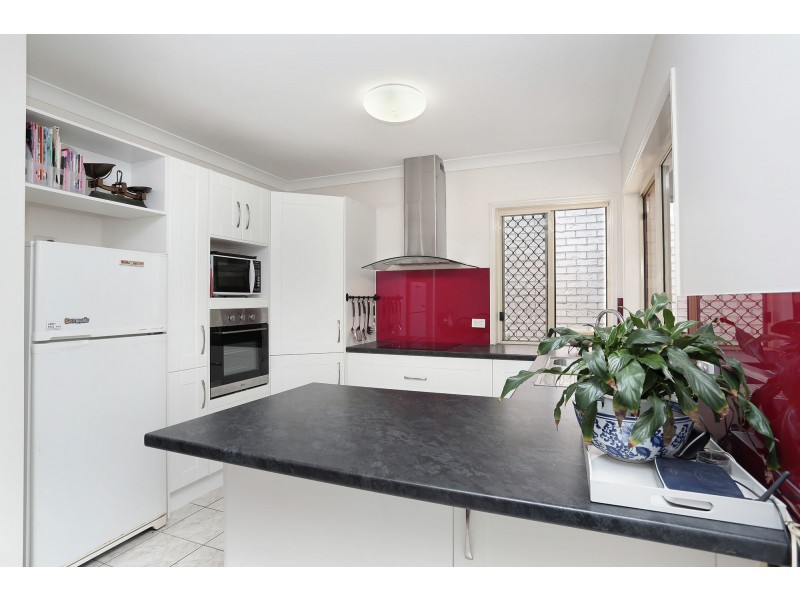 8 Appleyard Crescent, Coopers Plains QLD 4108