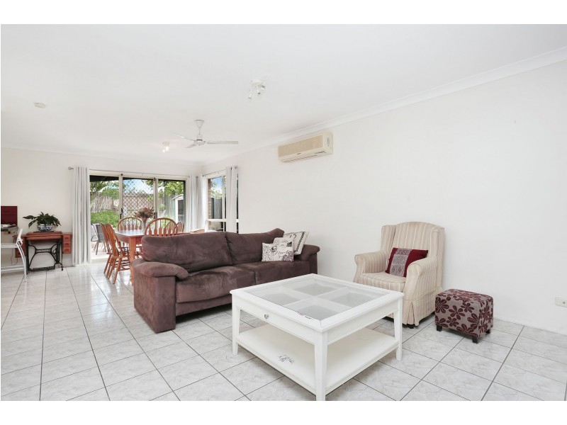 8 Appleyard Crescent, Coopers Plains QLD 4108