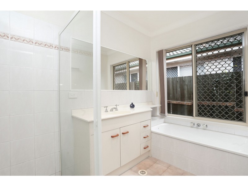 8 Appleyard Crescent, Coopers Plains QLD 4108