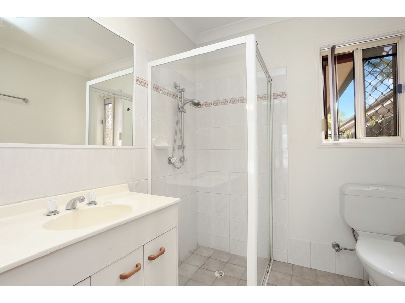 8 Appleyard Crescent, Coopers Plains QLD 4108