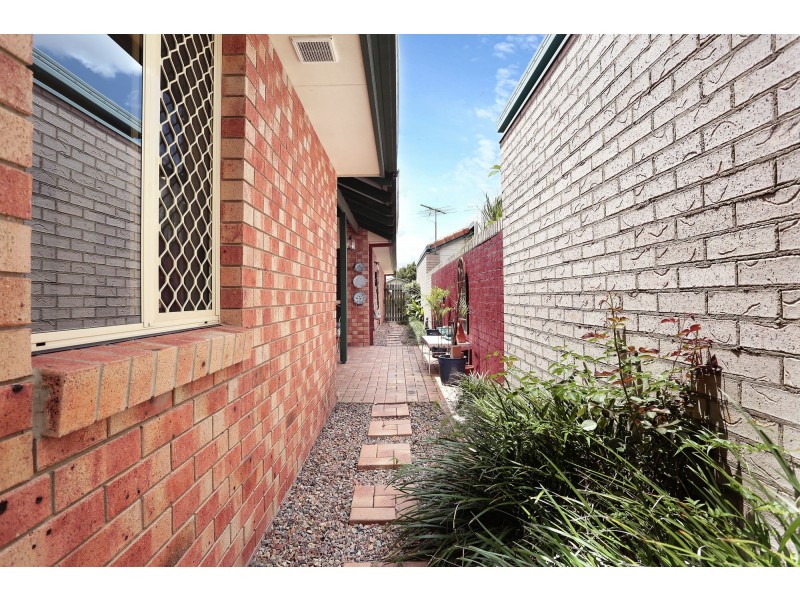 8 Appleyard Crescent, Coopers Plains QLD 4108