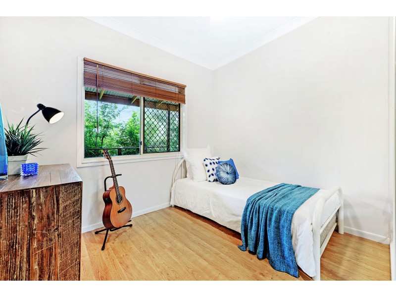 1 Kurts Street, Holland Park West QLD 4121