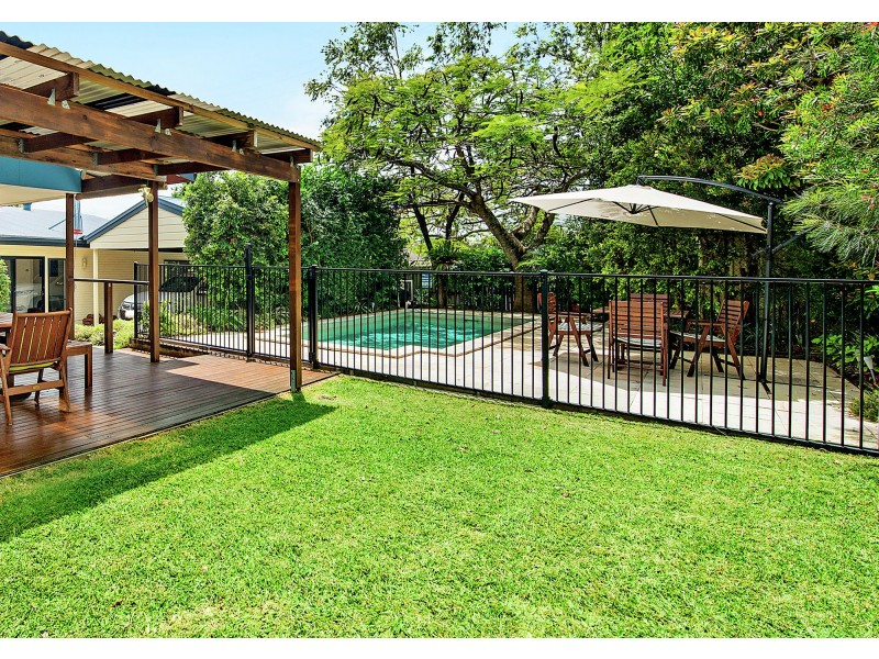 1 Kurts Street, Holland Park West QLD 4121