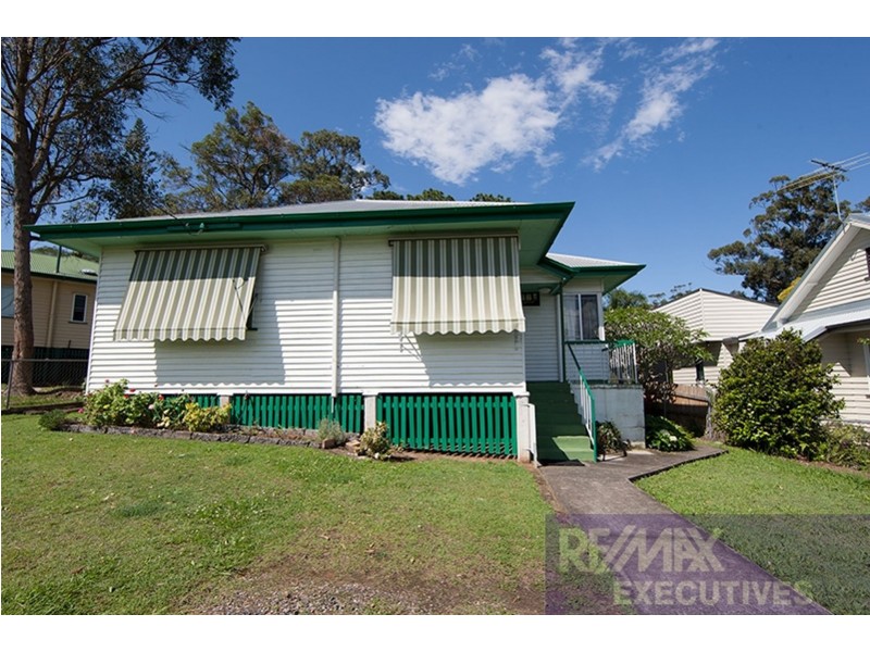 2 Fry Street, Holland Park QLD 4121