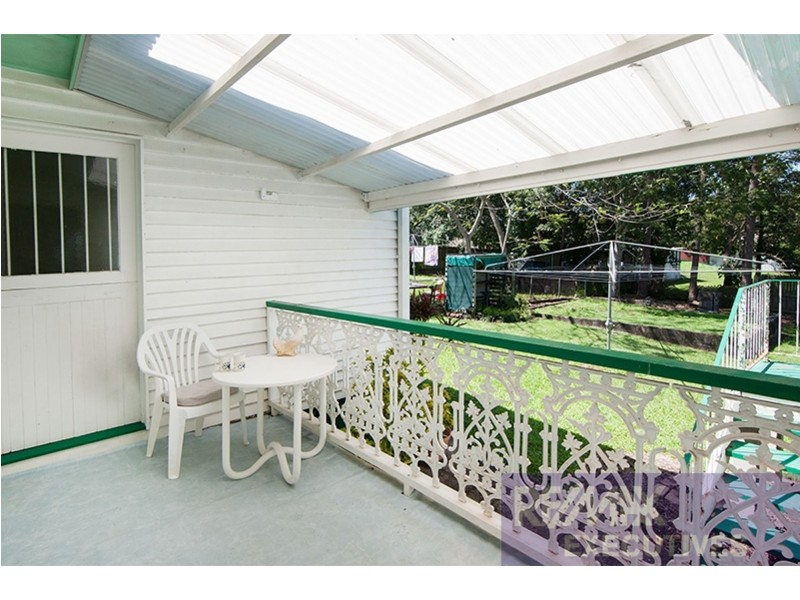 2 Fry Street, Holland Park QLD 4121