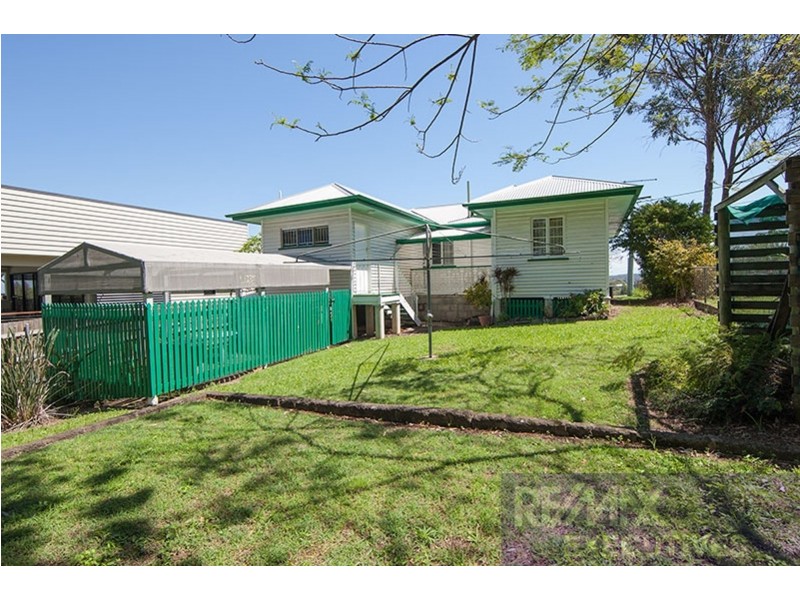 2 Fry Street, Holland Park QLD 4121