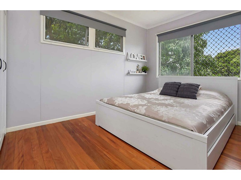 79 Mingera Street, Mansfield QLD 4122