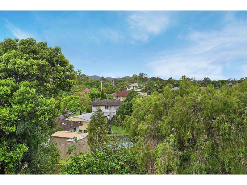 79 Mingera Street, Mansfield QLD 4122