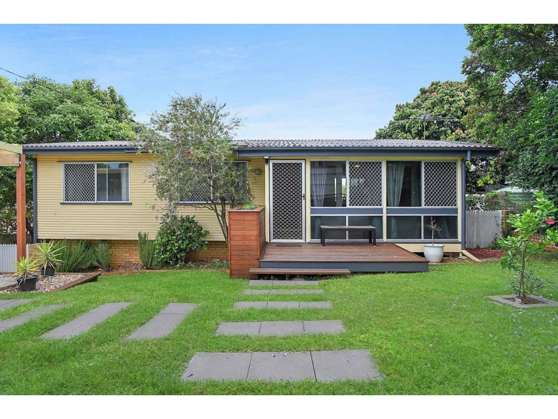 79 Mingera Street, Mansfield QLD 4122