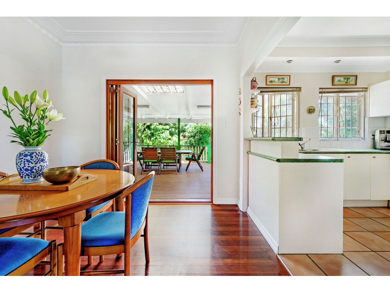 49 Framont Avenue, Holland Park QLD 4121